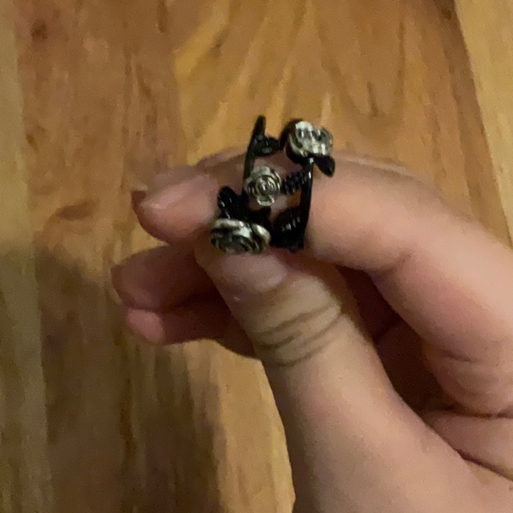 A four ring pack - Picture 2 of 5